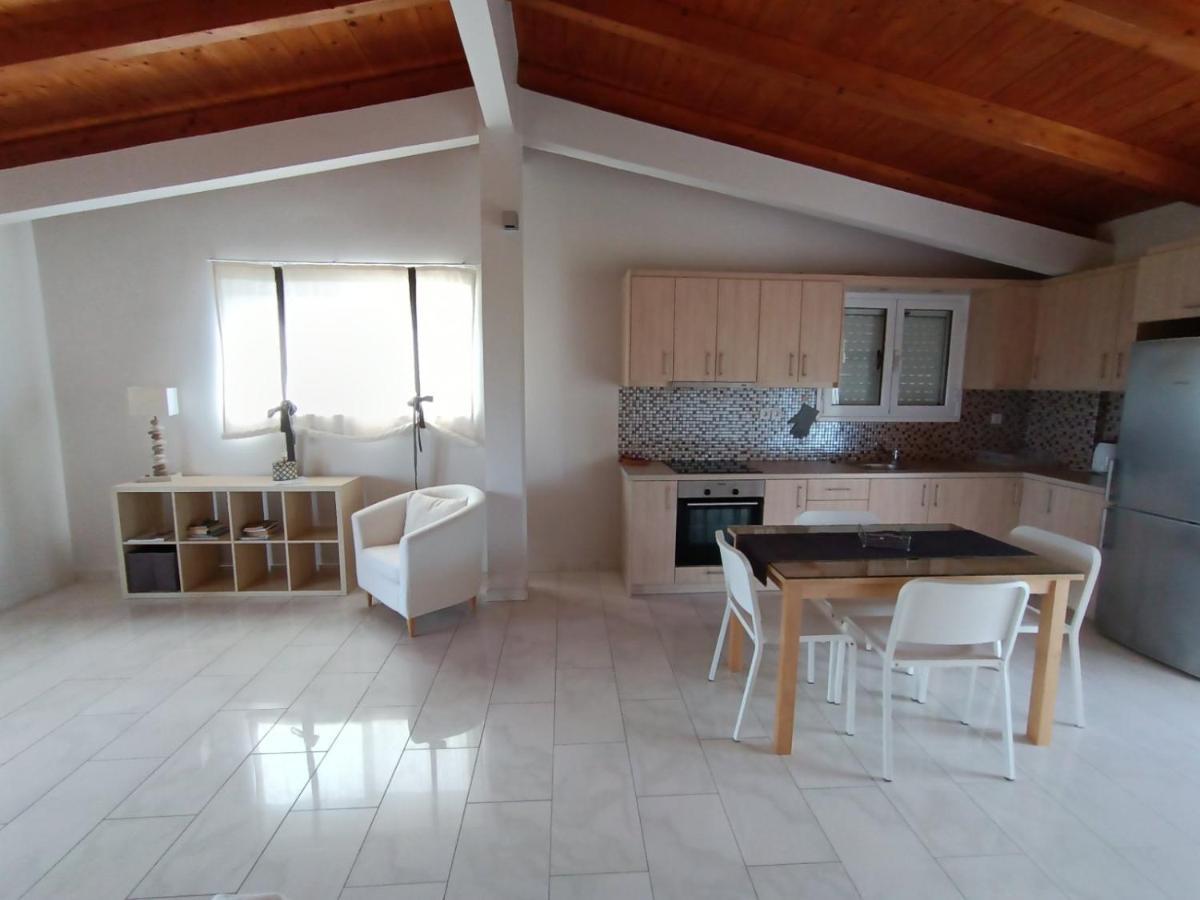 אליקס Endless Seaview Apartment B מראה חיצוני תמונה